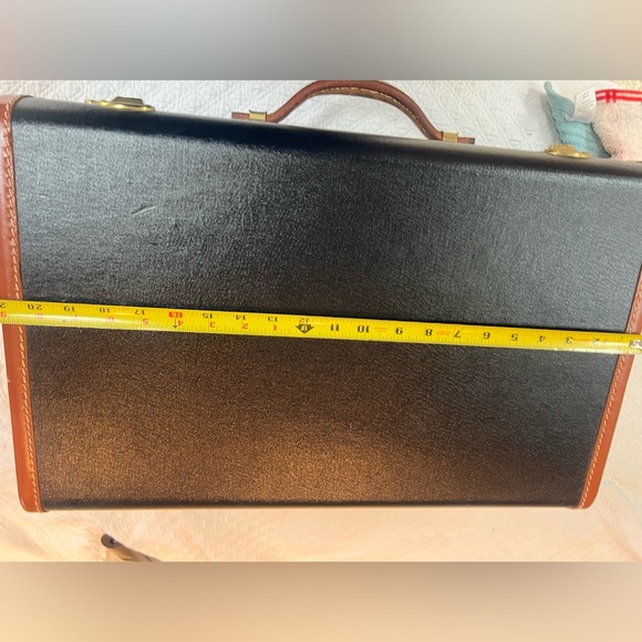 Gorgeous 💙🤎 Vintage Navy Leather Trimmed Trim Suitcase Navy Silk Lining KEY!! - Picture 14 of 15